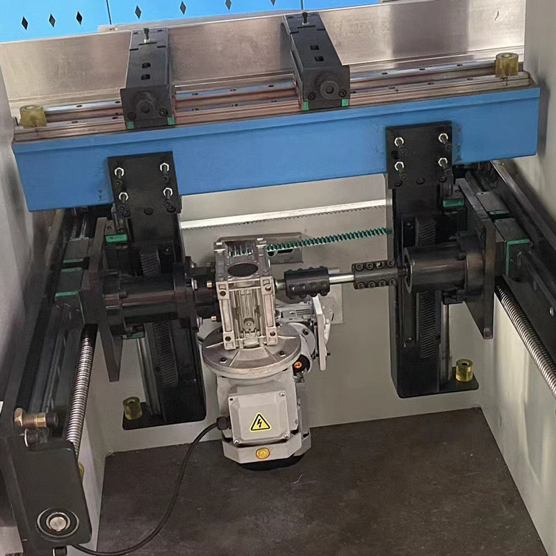 40T Torsion Bar Press Brake Wc67y 950mm CNC Sheet Metal Folding Machine with R Axis